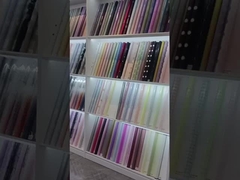 Neues Design von Blumenpapier in unserer Fabrik