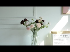 High-End-Ins im nordischen Stil, mit drei Stücken tausendköpfiger Lotus-Künstlerblume, Wohnzimmer