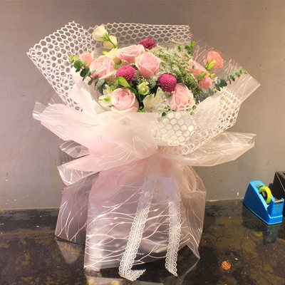 Ein guter Preis. Druck- Netto-wasserdichter Florist Paper Opp 58cm x 58cm Blumenstrauß-Verpackung Online