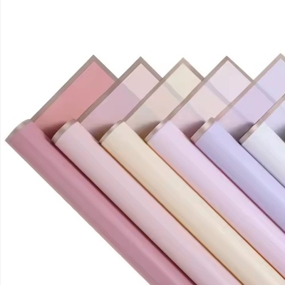 Ein guter Preis. 50g wasserdichtes Plastik-Bouquet-Verpackungspapier für koreanische Geschenke Online