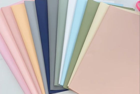 Ein guter Preis. 2024 Sinowrap Fashion Designs Verdicktes koreanisches undurchsichtiges Kunststoffblumenpapier für Floristen Online