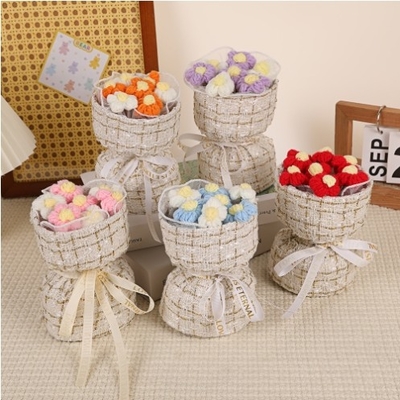 Ein guter Preis. Kleiner Stil Strickwolle Bouquet 8 Puff Blumen Handgewebter Bouquet Kreatives Geburtstagsgeschenk Mehrfarbig 10*10*15cm Online