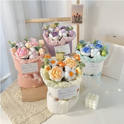Ein guter Preis. Kindertagsgeschenk Portable Simulation Bouquet Bag mit gestrickter Plush Rose Puff Blume in mehreren Farben Online