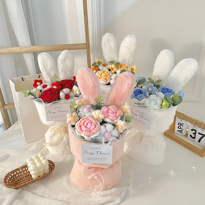 Ein guter Preis. Süße gestrickte Plüssig-Kaninchen-Ohren Bouquet Kleiner Duft Stil Qixi Abschlusszeit mit leichter Hand Bouquet Freundin Geburtstagsgeschenk Online