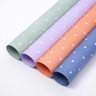 Ein guter Preis. Wasserdichtes doppelseitiges Polka-Dot-Bouquet-Umpackpapier für Ouya-Papier Blumenverpackungen in 58cm * 58cm individueller Größe Online