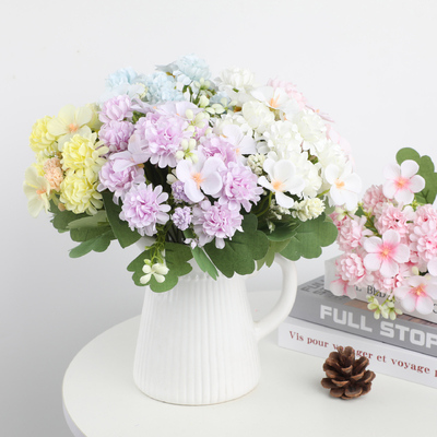 Ein guter Preis. Kunststoffhortensien- und Daisy-Bouquet - eine zeitlose Ergänzung für Ihr Zuhause oder Ihre Veranstaltung Online