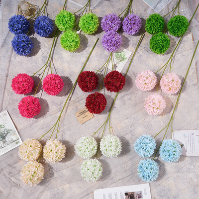 Ein guter Preis. Pompom-Simulation falscher Blumenstrauß für Hochzeitsböden, hochwertige dekorative Landschaftsgestaltung für Hochzeitsanlagen Online