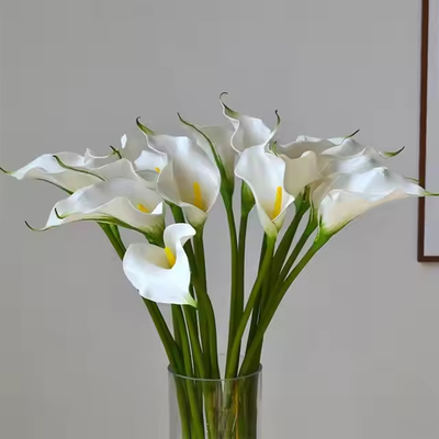 Ein guter Preis. Hochwertige echte Touch EVA künstliche Blumen Weiße Calla Lilie für Tisch Mittelstück Hochzeitsfeier Heimdekoration Online