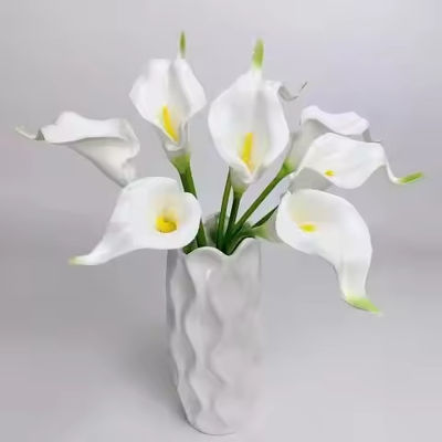 kaufen Delikate weiche Dekorationen Hochzeit Neujahr Dekorationen Home Table Items Seide künstliche Blumen Calla Lily Online-Herstellung