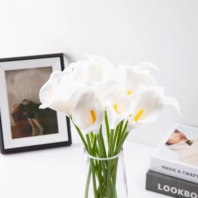 kaufen High-End Pu-Calla-Lilien-Blütenstrauß im Creme-Stil künstliche Blume Heimdekoration Wohnzimmer Esstisch Schalter Einkaufszentrum Tischdekoration Online-Herstellung
