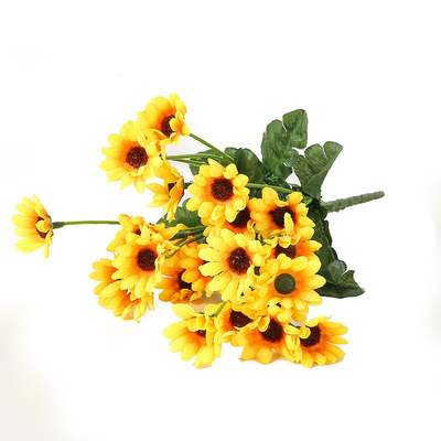 Ein guter Preis. Das neue siebenköpfige Sonnenblumenprodukt, der kleine Blumenstrauß, ist ein international beliebter Bestseller für die Wohnzimmerdekoration. Online
