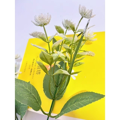 Ein guter Preis. Der Hersteller vertreibt im Großhandel neue Arten von Kunstblumen aus Kunststoff, die in Reis und Osmanthus getaucht sind, für die Heimdekoration, die Schreibtischdekoration mit Kunstblumen und die Verzierung von Blumen. Online