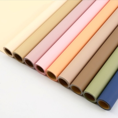 Ein guter Preis. Morgennebelrolle im koreanischen Stil, massivfarbiges Papier, mattes Film mit Hautgefühl, wasserdichtes Blumenverpackungspapier, Blumenkunstverpackungspapier Großhandel Online