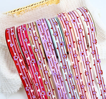 kaufen Ribbed Love Ribbon Kuchenbox Farbiger Bouquet Geschenkverpackung Hochzeitsdekoration Süßigkeiten Box Farbiger Band Online-Herstellung