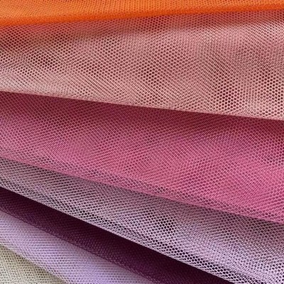 kaufen 100% bewegen Nylon-Organza Tulle Rolls 60 Hexagon-40D 72 Zoll breites Tulle Schritt für Schritt fort Online-Herstellung