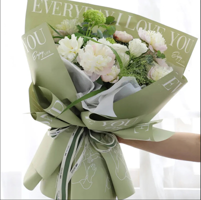 Ein guter Preis. Blumenstrauß-Verpackung von Floristen-Translucent Waterproof Wrapping-Papier für Blume Online