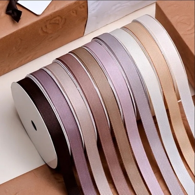 Ein guter Preis. Yama-Band-Stock klassische hellbraune Schokolade Grosgrain-Bandrolle für Geschenkboxen Online