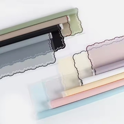 Ein guter Preis. Gefrorenes Blumenverpackungspapier mit wellenförmigen Linien Geschenkverpackung Wasserdichte Geschenkeverpackung Online