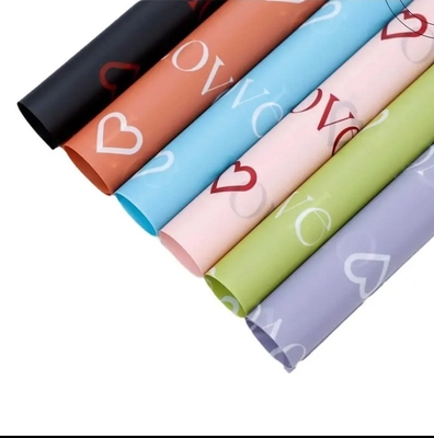 Ein guter Preis. 2024 Shinewrap Fabrik Neues Design Forever Love Verpackungspapier Wasserdicht Florist Bouquet Verpackungspapier für frische Blume Online