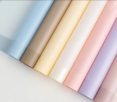 Ein guter Preis. 2024 Shinewrap Fabrik Direktpreis Warmverkauf Festfarbe Blumenverpackungspapier Blatt Bouquet Florist Geschenkverpackungspapier Online