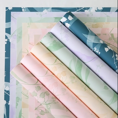 Ein guter Preis. Blumenstrauß Verpackungspapier Musterwasserdicht Floral Plastik Verpackungspapier für frische Blumen Großhandel Online