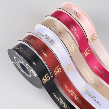 Ein guter Preis. Englisches Polyesterband Blumenverpackung Band für DIY Blumenstrauß Dekoration 2,5 cm Love Gold Stamping Online