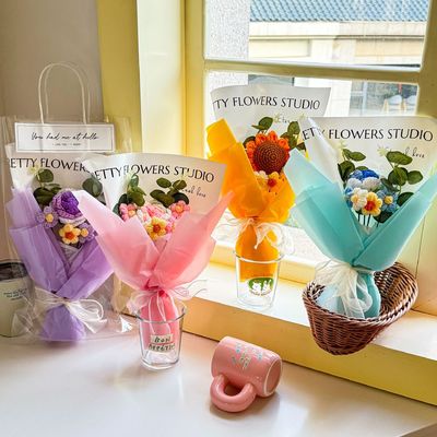 Ein guter Preis. Valentinstagsgeschenk Strick-Bouquet-Handtasche mit Simulationsblumen in mehreren Farben Online