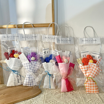Ein guter Preis. Einziger Blumenstrauß Valentinstagsgeschenk Kreatives großes handgefertigtes Stoff Puff mit hellen und plüschigen Blumen Online