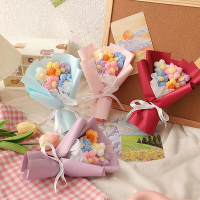 Ein guter Preis. Handgefertigt Puff Stitch Mini Strick Bouquet Süßes Garn Blumengeschenk für die Geburtstags-/Valentinstagsfeier ihrer Liebsten Online