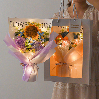 Ein guter Preis. Handgefertigter Sonnenblumen-Häkel-Bouquet - einzigartiges DIY-Schein Geschenk für FrauenHandgefertigter Sonnenblumen-Häkel-Bouquet - einzigartiges DIY-Schein Geschenk für Frauen Online