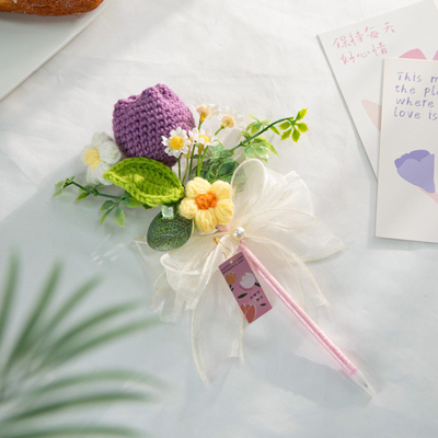 Ein guter Preis. Geburtstagsgeschenk / Muttertagsgeschenk - Praktischer Stift mit gestricktem Sonnenblumenstrauß Online