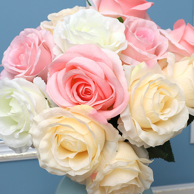Ein guter Preis. Künstliche Rosensträuße, Seidenblumen, Kunststoffblumen und künstliche Blumen Online