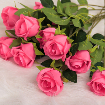 Ein guter Preis. Künstliche Schneegebirge Rose einzelne rote künstliche Blume Hochzeit Zuhause Valentinstag Dekoration taktiles Blumenstrauß künstliche Blume Online