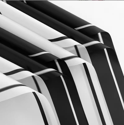 Ein guter Preis. Schwarz-weißes Gellie-Border-Film, koreanisches Papier, Blumengeschenkpapier, Blumenkunst-Bouquetverpackung, Blumenverpackung, wasserdichtes mattes Papier Online