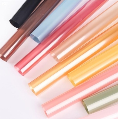 Ein guter Preis. Farbiges Zellophan-OPP-Gelee-Folien-Verpackungspapier, Blumenverpackungspapier, Blumenstraußverpackungsmaterialien, wasserdichte Blumenläden Online