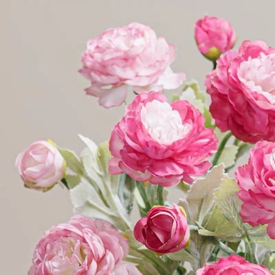 Drei blühende Lotus-Künstliche Blumen, Pfingstermöbel, Wohnzimmer und Esstischdekoration, künstliche Blumen, künstliche Blumenverzierungen, Wohnzimmer
