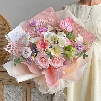 Ein guter Preis. Bekanntes wasserdichtes gefaltetes Papier, Honighalspapier, Blumenverpackungen, Netzkunstpapier, Blumenverpackungen, Blumenbelag, Geschenkpapier Online
