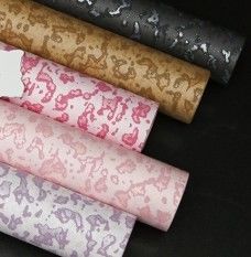 Ein guter Preis. 57*57cm Leopardmuster Blumenverpackungspapier für süße und würzige Valentinstagssträuße Blumenverpackung Online