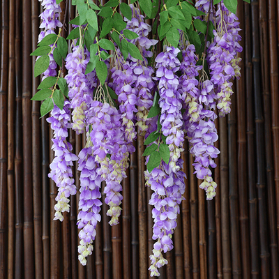 Ein guter Preis. Simulation von riesigen Wisteriablüten mit langen Ästen, Kunststoff-Fälschblumen, Seidenblumen, Innenzimmer, hängende Rattanstreifen, Fotodekoration Online