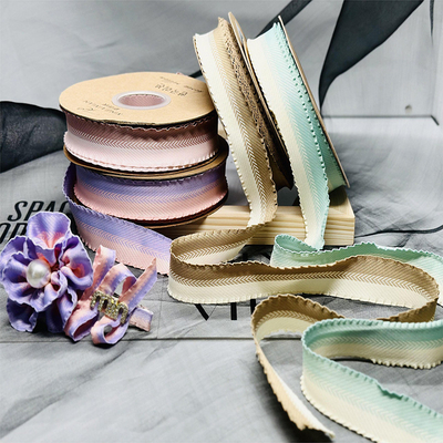 Ein guter Preis. Grenzüberschreitende koreanische Blumenverpackung Matte Satin Band Geburtstagskuchen Geschenkbox Bouquet Band Fabrik Home gemischte Großhandel Online