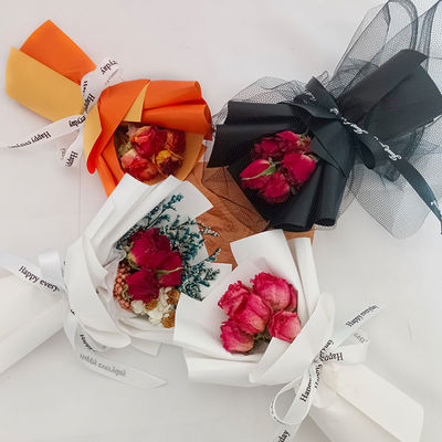 Ein guter Preis. INS Style Kreatives Mini-Bouquet Natürliche rote Rosen getrocknete Blumen Hochzeitsfest Geschenk 520 Liebe Volkstag Souvenir Online