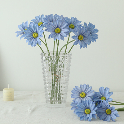 Drei Stücke Kunstseide aus Sommerchrysanthemen künstliche Blumen für die Hochzeitsdekoration zu Hause, mit einem High-End-Gefühl, sind fertig Kunstblumen