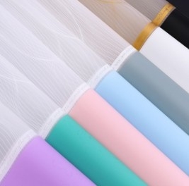 Ein guter Preis. BOPP Herzstring Wasserdichtes Blütenblumenverpackungspapier Versandzeit 30-45 Tage Online