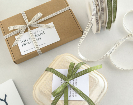 Ein guter Preis. 1 cm Grüner Band Englischer Brief DIY Material Verpackung Blumenband Dekorationsgeschenkfach Handgefertigt Online