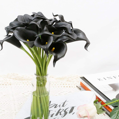 Ein guter Preis. Fabrik-Direktvertrieb von PU-Einzel-Mini-Calla-Lilien, künstlichen Blumen, Großhandel mit Hochzeits- und Festschmuckblumen von hoher Qualität Online
