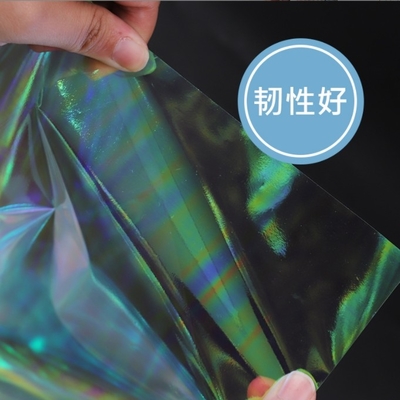 Ein guter Preis. Großhandel von wasserdichten Regenbogenfolien, transparenten Glaspapier, Blumenpapier, Laserpapier, Verpackungspapier für Blumensträuße Online