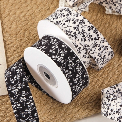 Ein guter Preis. Kleines frisches, doppelseitiges Blütenband im japanischen Stil mit geraden Kanten, dickes Gewebe, Bogenband, frisches Blütenverpackungsband Online