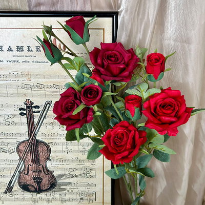 Ein guter Preis. 2-gegabelte Rosenabbildung Authentischer Bouquet Hochzeitsblumen High End Berührende Seidenblume Fertigdekoration Wohnzimmer Dekoration Großhandel Online