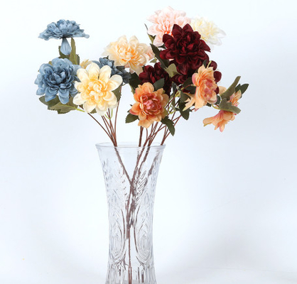 Ein guter Preis. Simulierte Blume Seidenstoff, 3 Köpfe von Dahlien, Hochzeitssaal Dekoration, Wohnzimmer Bühnenarrangement, Seidenblumen, falsche Blumen, Blumenanordnung und grüne Pflanzen Online