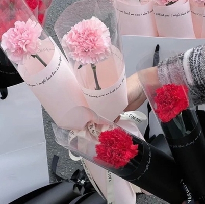 Ein guter Preis. Muttertag Einblumenpapier, ein einzelner Rosenstrauß Verpackungspaket, Nelkenblumenverpackungspapier, ein einzelner Beutel Online